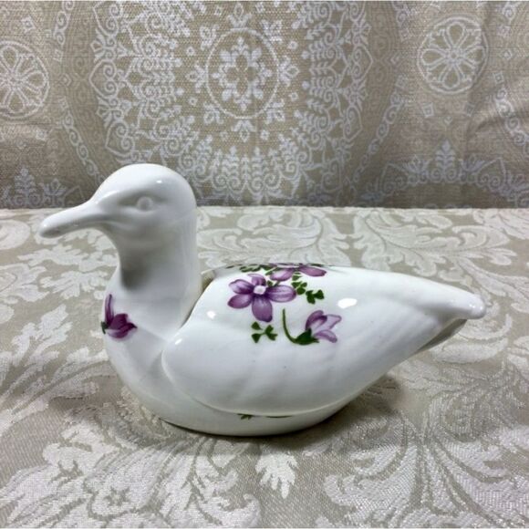 Vintage Genuine Bone China Duck with Purple Floral Design Trinket Box - Picture 2 of 8